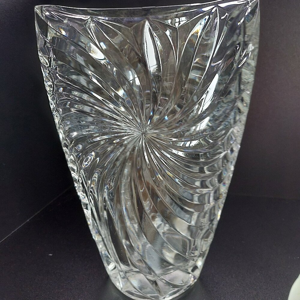 NOVA Art glass vase with carved star burst